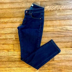 LOFT size 25/0 skinny jeans. Great condition!